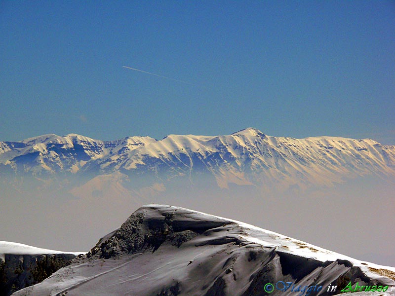 16-P1000402+.jpg - 16-P1000402+.jpg - Panorama dal Monte Portella (2.388 m.).